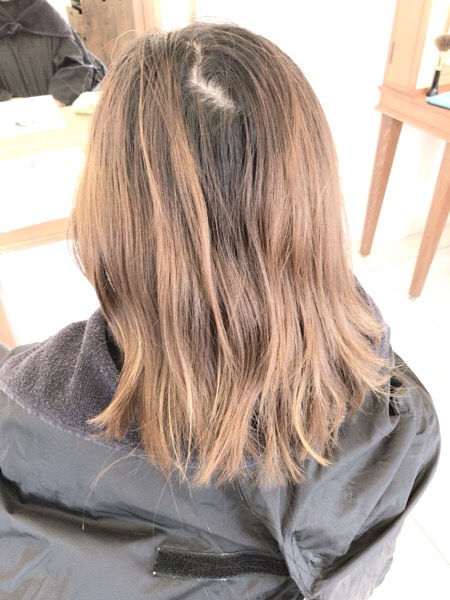 ブリーチなしでアッシュベージュに染めた髪色がとても綺麗 つくば カラー 美容室ジールサロン 店長 藤田 和彦